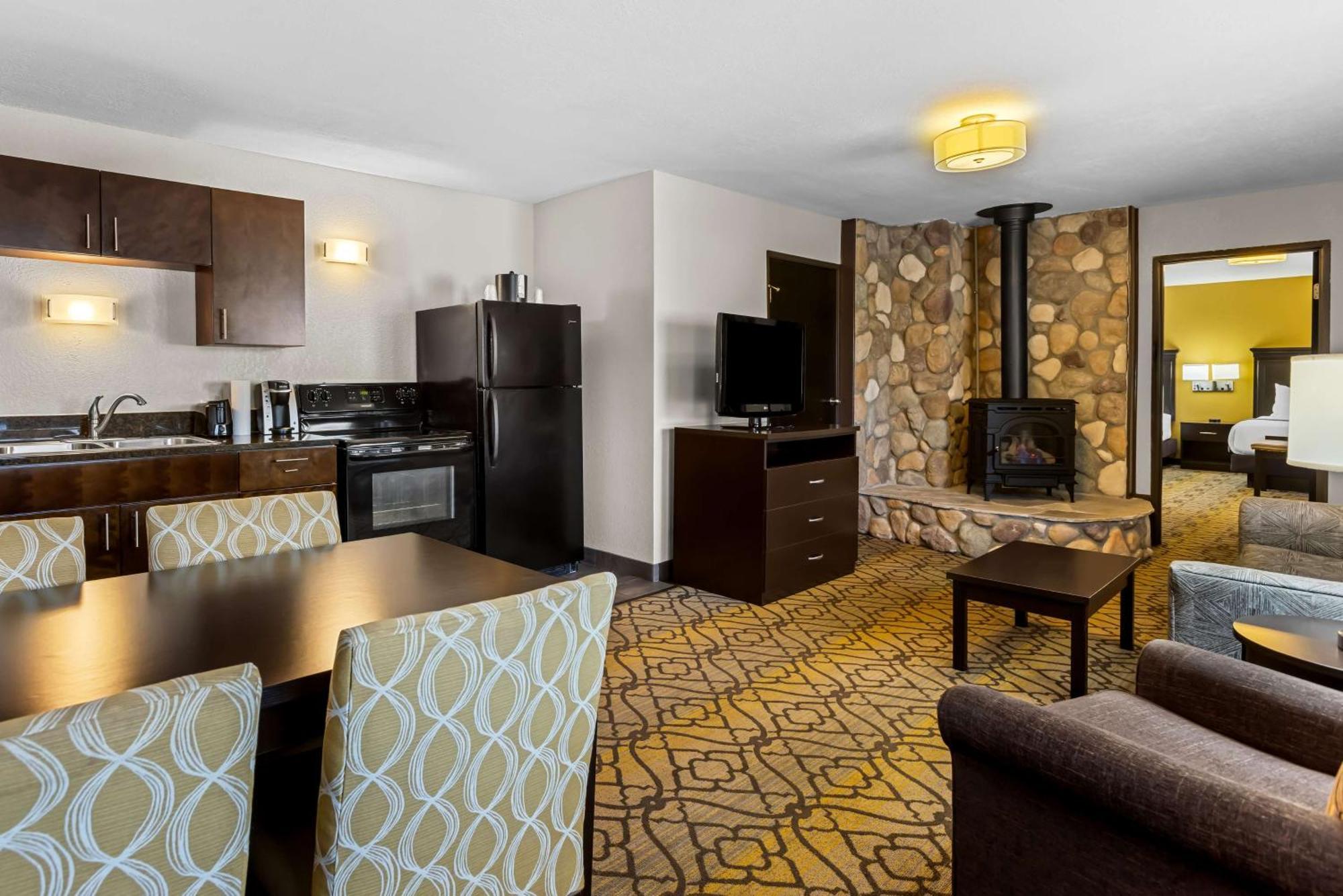 Best Western Of Harbor Springs Exterior photo