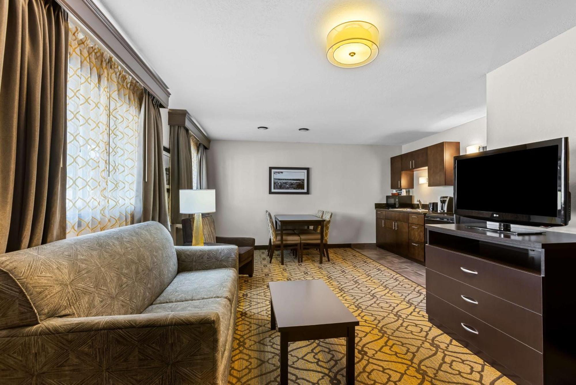 Best Western Of Harbor Springs Exterior photo