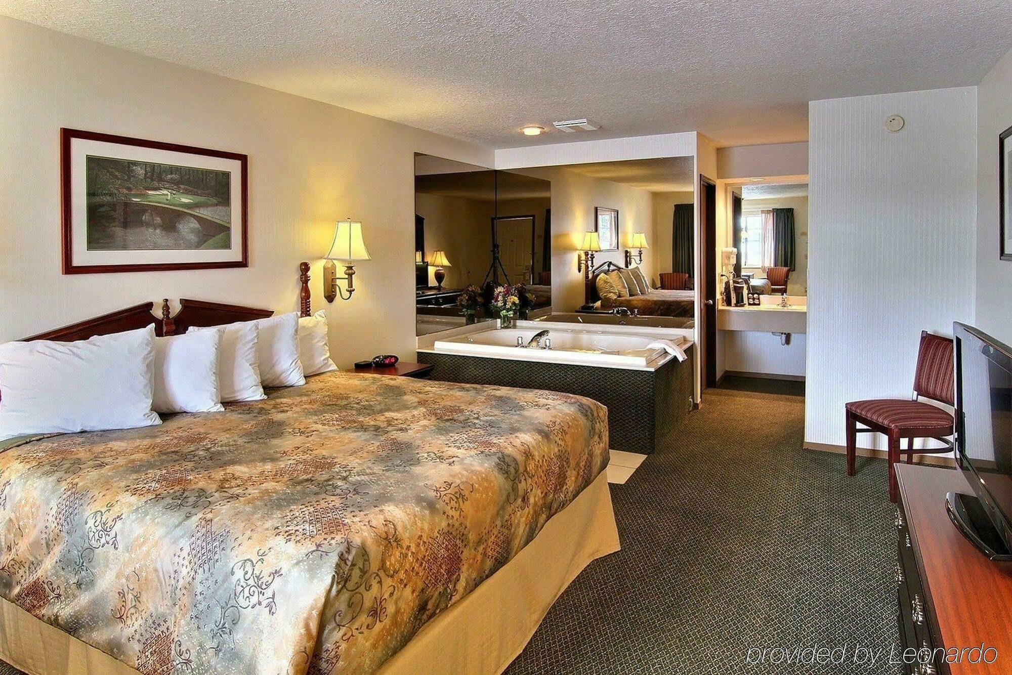 Best Western Of Harbor Springs Room photo
